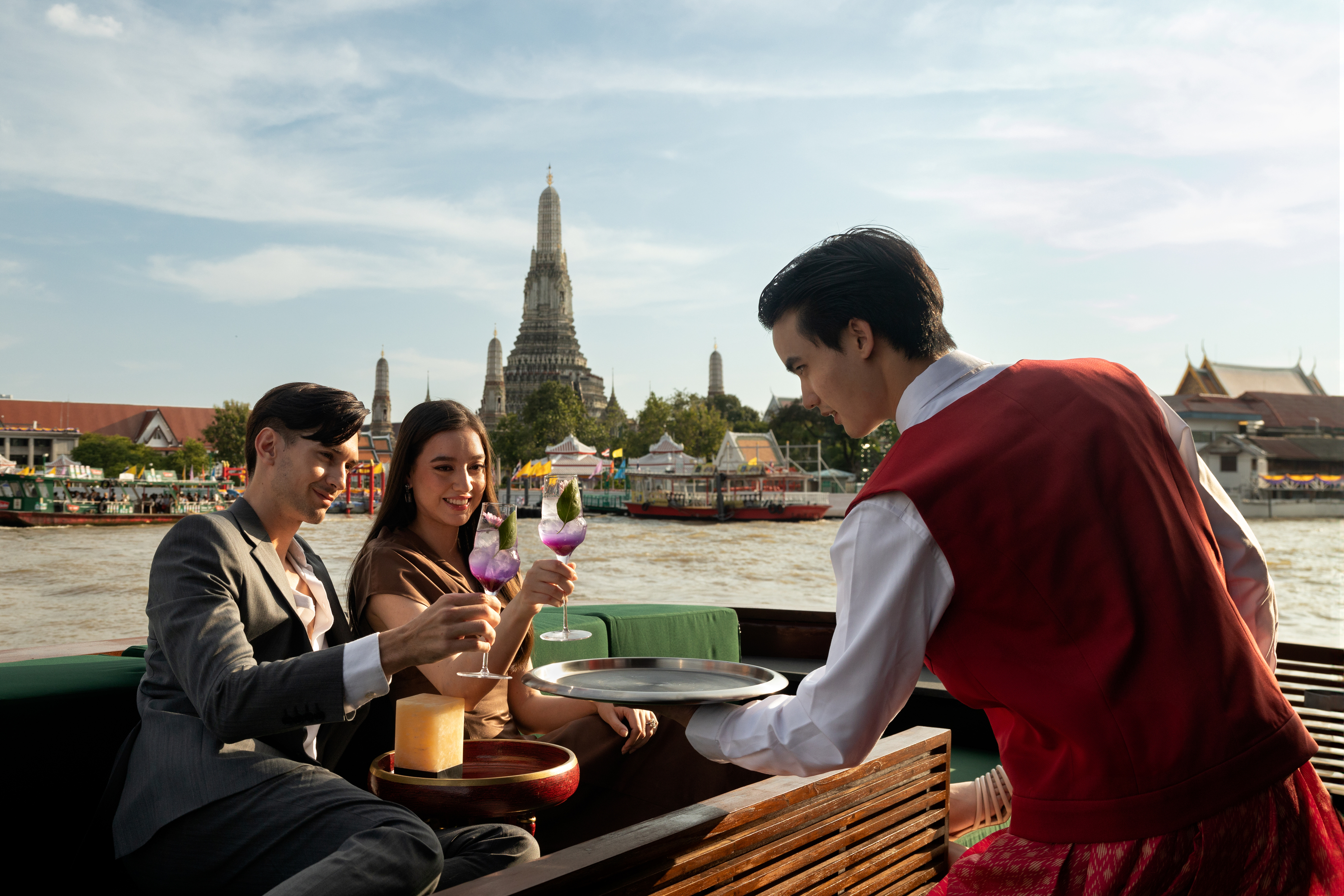 Apsara Dinner Cruise in Bangkok